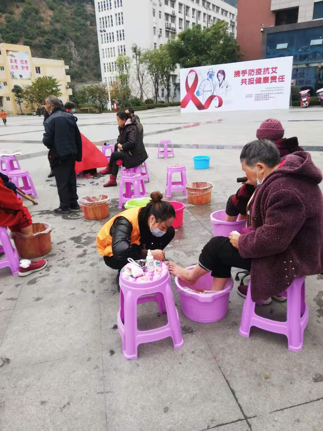 修脚.jpg 修脚.jpg